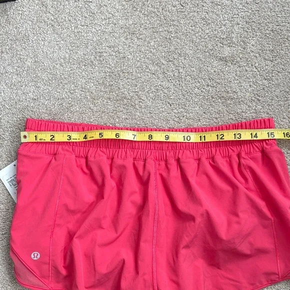 Lululemon NWT Hotty Hot LR Short 2.5” Lined Shorts - Picture 5 of 7